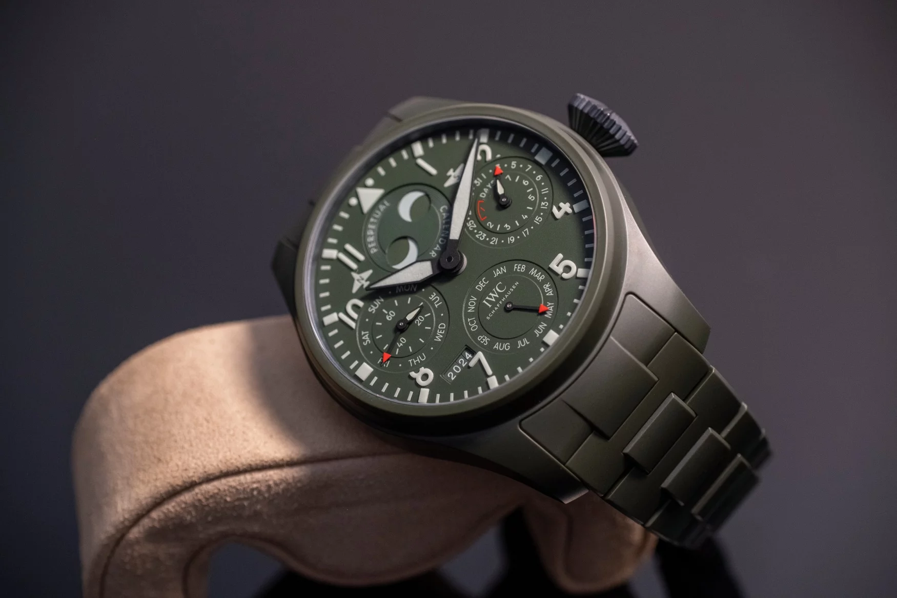 iwc-big-pilots-watch-perpetual-calendar-woodland.jpg