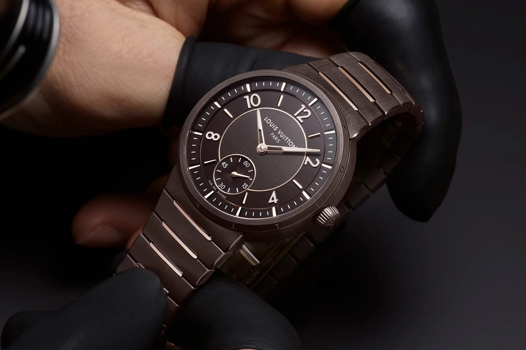 louis-vuitton-tambour-brown-ceramic-case-profile.jpg